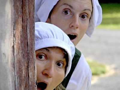 2 Mennonite women