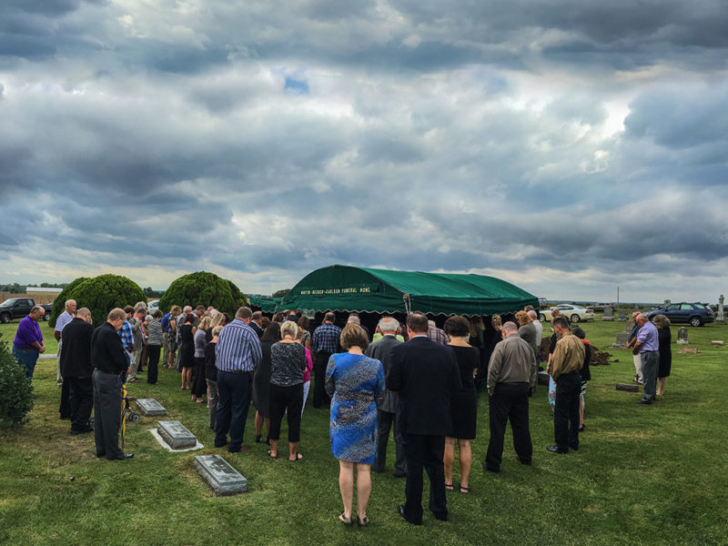 photo of graveside funeral service